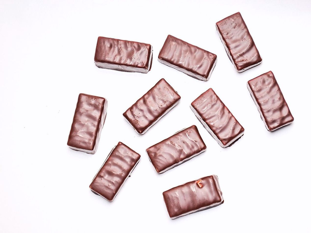 Caramelos duros en paquetes herméticamente sellados